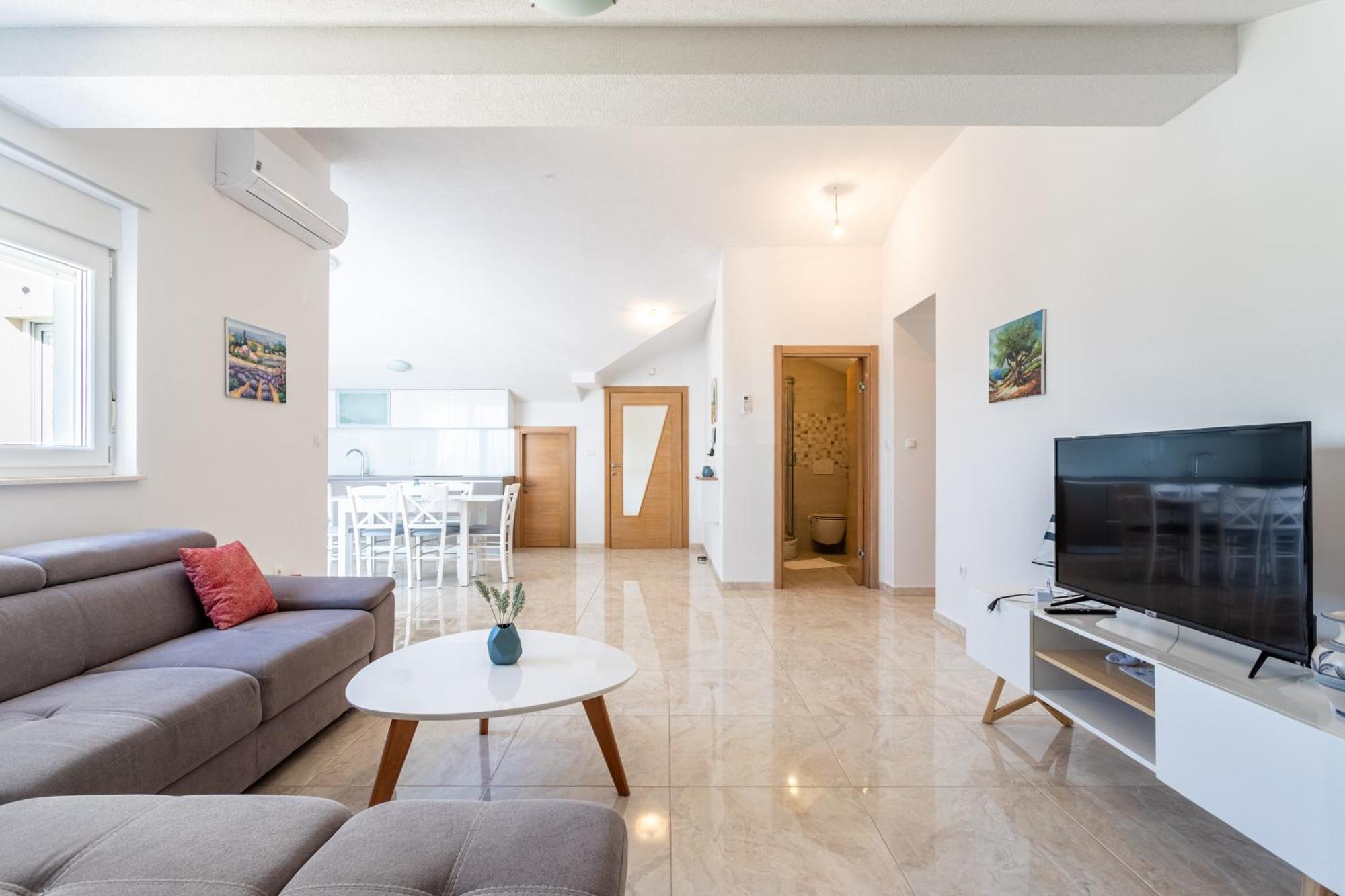 Villa Ana Perfect For Families With Kids And Groups,House With Heated Pool Подстрана Екстер'єр фото